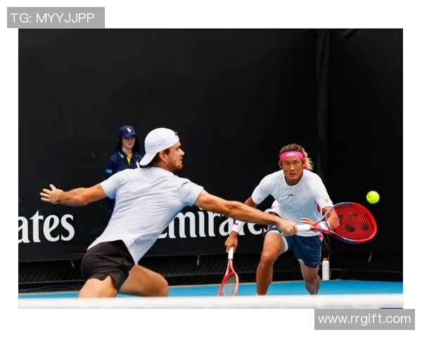 重庆网球队耐力训练揭秘：如何在网球赛场上持久战斗